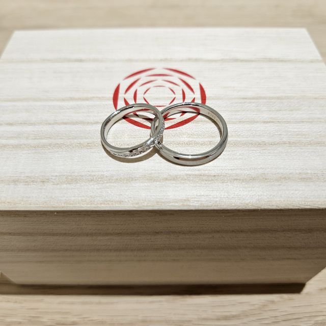 【出雲結(いずもゆい)の口コミ】 サイトでいろいろな結婚指輪を調べていましたが、出雲結さんの時結が一目…