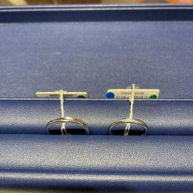 【銀座ダイヤモンドシライシの口コミ】 ダイヤモンドが細かくて、どんな光でも取り入れてキラキラしているが、目…