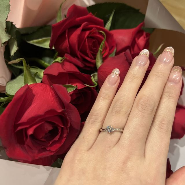 【アイプリモ(I-PRIMO)の口コミ】 何店舗か指輪を試着に回りましたが、斜めにデザインが入っていること、そ…