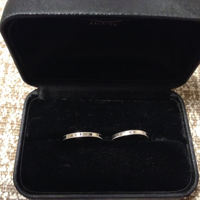 【エクセルコダイヤモンド(EXELCO DIAMOND)の口コミ】 材質はプラチナで、ミル打ちが施してあるシンプルなデザインが欲しくてこ…