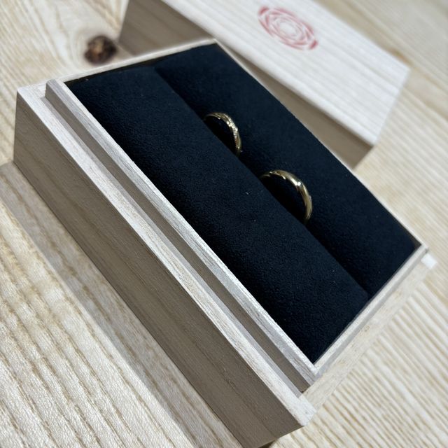 【出雲結(いずもゆい)の口コミ】 デザインが出雲大社にちなんでてかわいい。
指輪の値段もてごろでおサイフ…