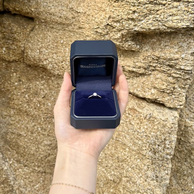 【銀座ダイヤモンドシライシの口コミ】 ・デザインがシンプルで流行に左右されない点や、ダイヤモンドに向かって…