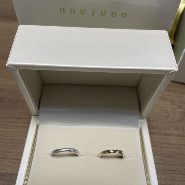 【宝寿堂(ほうじゅどう)の口コミ】 男性用はツヤ消しにしてもらい理想のデザインになりました。中に結婚記念…