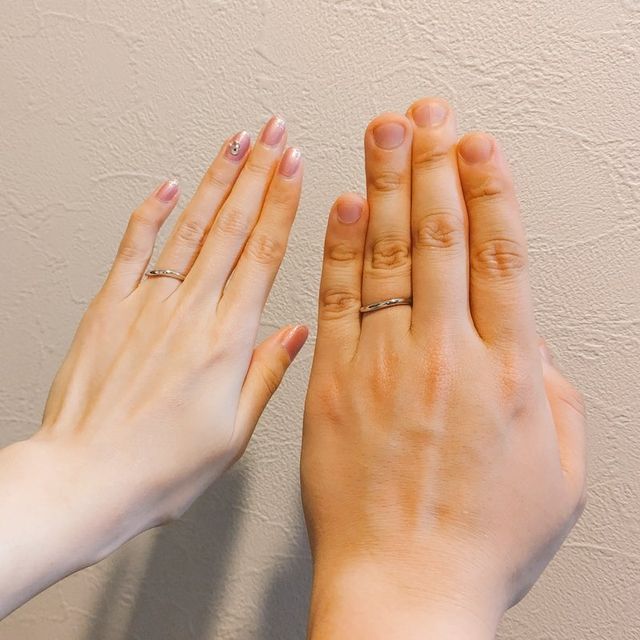 【ケイウノ ブライダル(K.UNO BRIDAL)の口コミ】 元々はメレダイヤが5つほど付いているデザインでしたが、普段使いを考えて…