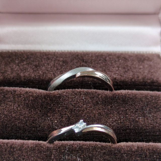 【アイプリモ(I-PRIMO)の口コミ】 デザイン可愛い。
I-PRIMOさんの商品はプラチナの指輪が多いですが。ゴー…