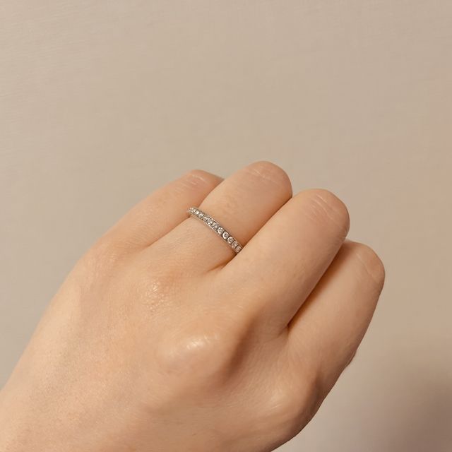 【和光ブライダルブティックギンザの口コミ】 最初はハーフエタニティのレール留めタイプを探していましたが、サイズ変…