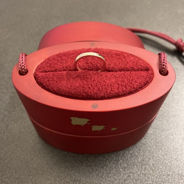 【ひなの口コミ】 シンプルなデザインで、価格も指輪にしてはリーズナブルです。

また付け…