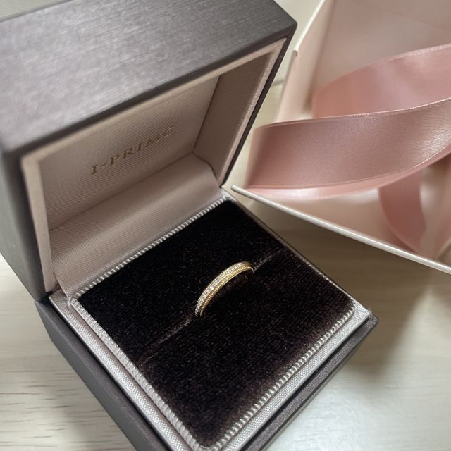 【アイプリモ(I-PRIMO)の口コミ】 ただのハーフエタニティの違い、ミル打ち加工がされているので、とても華…