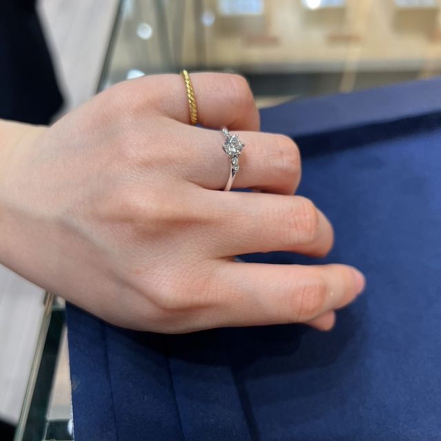 【TOMOE(トモエ)の口コミ】 元々はストレートタイプ希望でウェーブは候補に入っていませんでした。試…