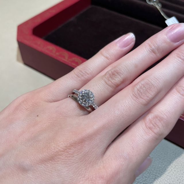【カルティエ(Cartier)の口コミ】 婚約指輪と重ね付けができる、かつ着けっぱなしにできるデザインで探して…