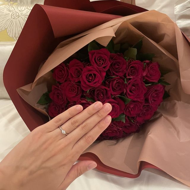 【アイプリモ(I-PRIMO)の口コミ】 ダイヤの輝きがとても美しく派手すぎず地味すぎずでとても丁度いい大きさ…