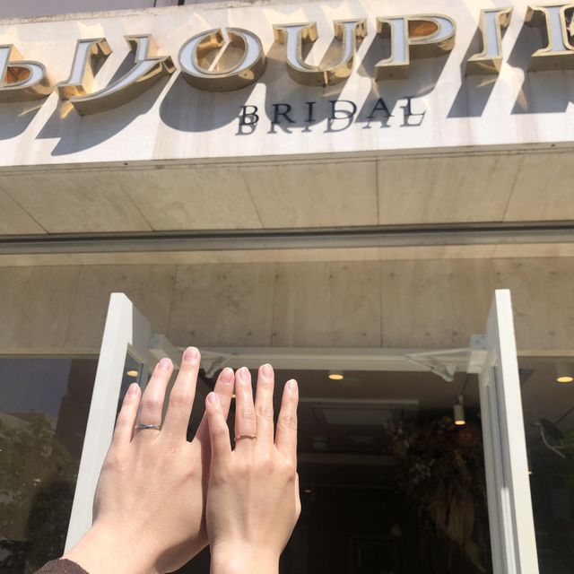 【TOWA(永遠)の口コミ】 華奢なデザインなので、特に細身の指の方にはピッタリだと思います。
V字…