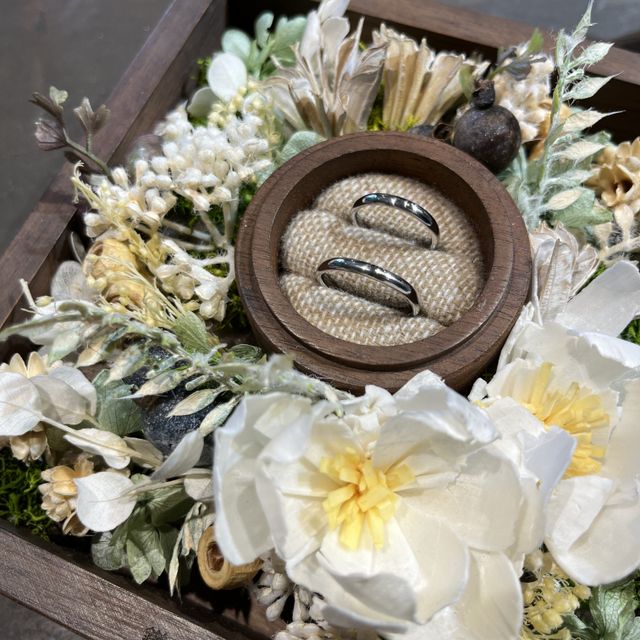 【鎌倉彫金工房の口コミ】 とにかくシンプルなものを求めていたので、私たちにピッタリでした。素材…