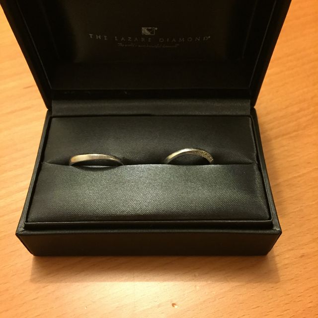 【ラザール ダイヤモンド(LAZARE DIAMOND)の口コミ】 婚約指輪が別のブランドだったのだが、一緒に着けた時に違和感がなかった…