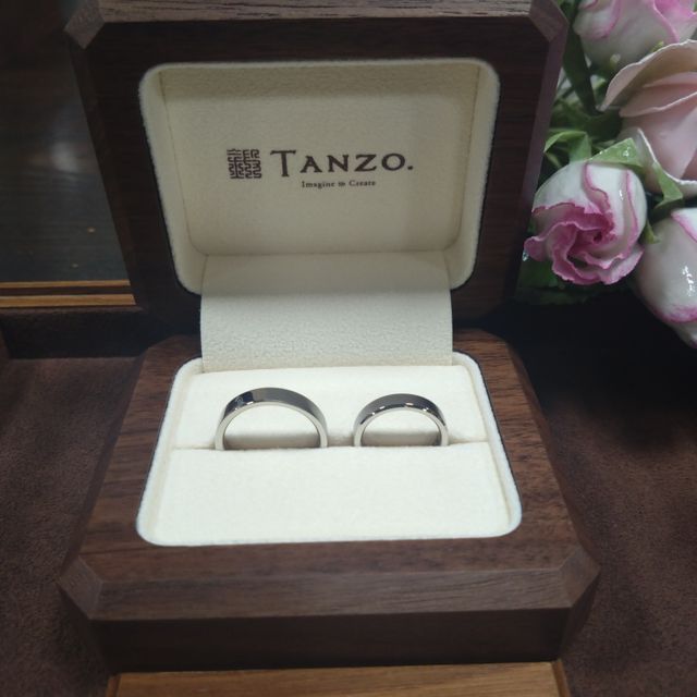 【TANZO.(鍛造指輪)の口コミ】 二人でそれぞれ好みのデザインを入れつつ、寄せて行く感じにしました。プ…