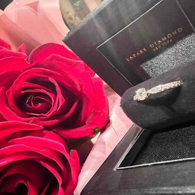 【ラザール ダイヤモンド(LAZARE DIAMOND)の口コミ】 今回購入した指輪の決めてはダイヤモンドの輝きが他の店頭で見たものと比…