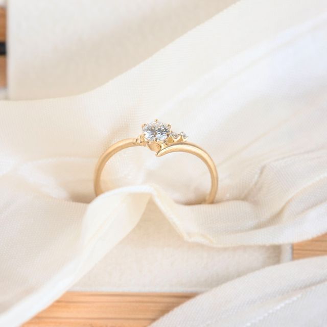 【Cayof(カヨフ)の口コミ】 ベースとなるデザインや地金、テクスチャー等々組み合わせが豊富でした。…