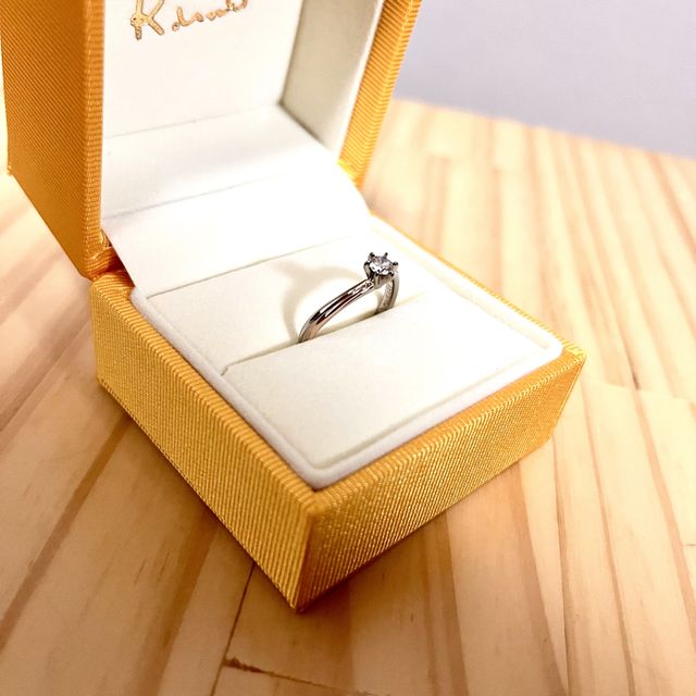 【ケイウノ ブライダル(K.UNO BRIDAL)の口コミ】 シンプルで付け心地も良く、普段使いにも向いてきそうです。指も細く見え…