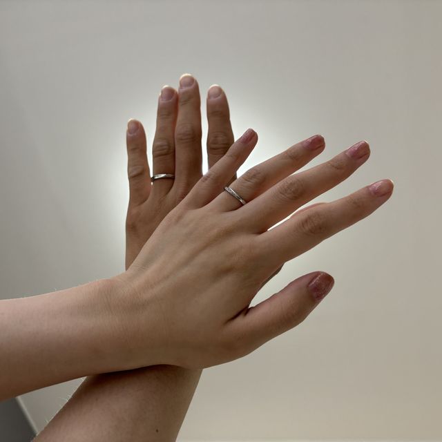 【銀座ダイヤモンドシライシの口コミ】 シンプルでとても着け心地が良いです。
光の入り具合で、輝きかたが違った…