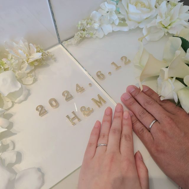 【アイプリモ(I-PRIMO)の口コミ】 女性用はウェーブがかかっており、ダイヤが5粒・斜めにぐるっと入っていま…