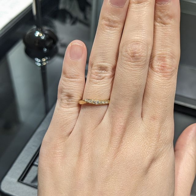 【ラザール ダイヤモンド(LAZARE DIAMOND)の口コミ】 指輪の種類はそこまで多いわけではないと思います。
私はシルバーとゴール…