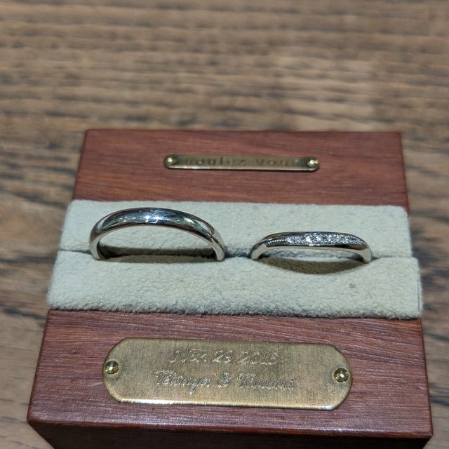 【voulez vous(ヴーレ・ヴー)の口コミ】 雑誌でみてお伺いしました。
こちらにお伺いする前に、ダイヤで有名なブラ…