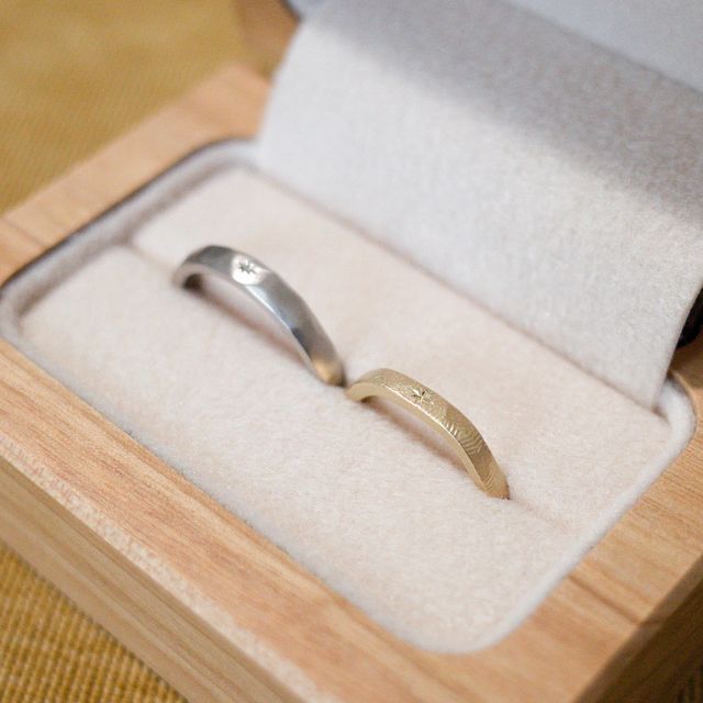 【uchimari(ウチマリ)の口コミ】 指輪の形や、厚さ、表面の加工の仕方、刻印などを組み合わせて使っていき…