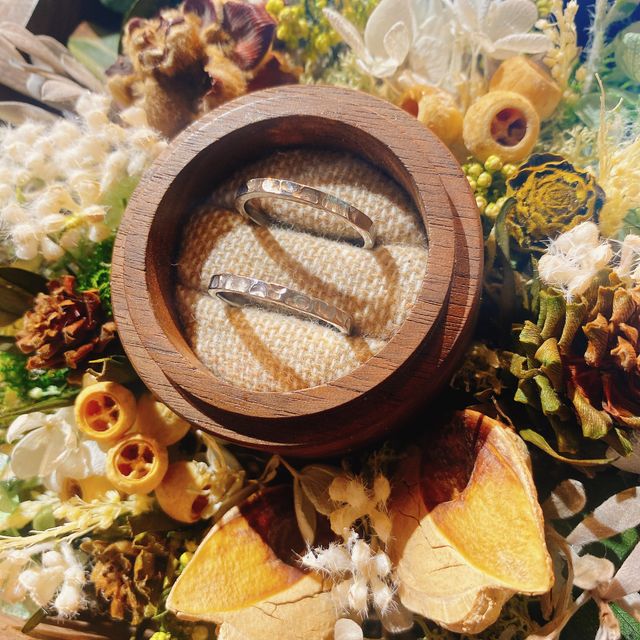 【鎌倉彫金工房の口コミ】 表面の凹凸も自分たちで入れるので、他の人と被ることが絶対にありません…