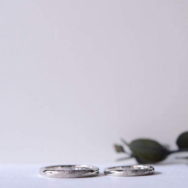 【CRAFY(クラフィ)の口コミ】 ワックスを削ったりして指輪の原型を手作りできます。
2人で考えたデザイ…