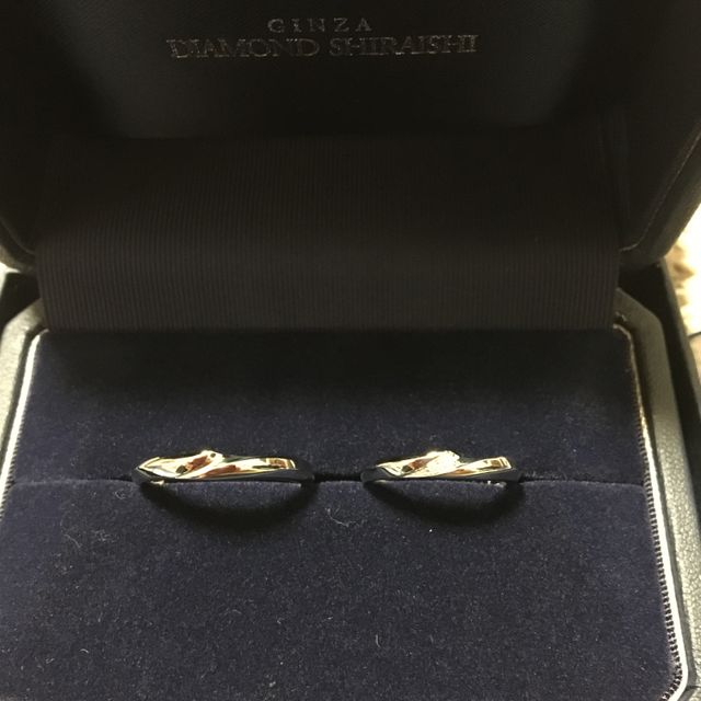 【銀座ダイヤモンドシライシの口コミ】 つけた時にしっくりときました。
ダイヤモンドの輝き方や、プラチナの重み…