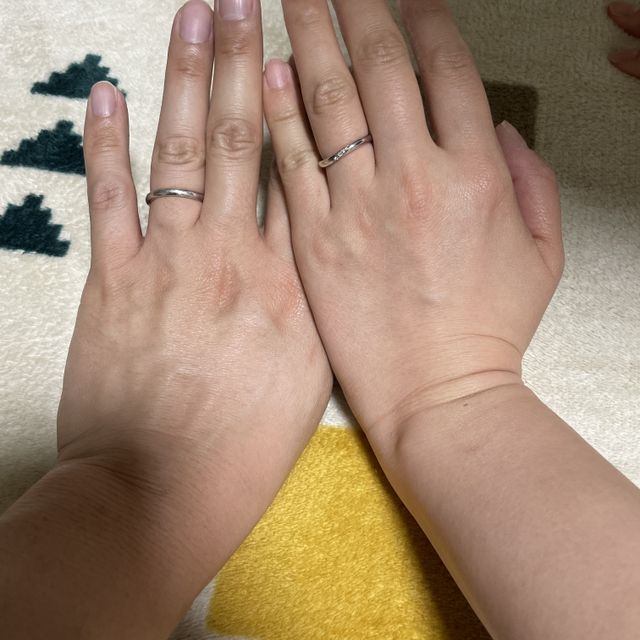 【CRAFY(クラフィ)の口コミ】 指輪の素材はプラチナ950にしました。ハンドメイドなので形も自分たちの好…