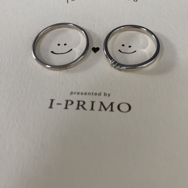 【アイプリモ(I-PRIMO)の口コミ】 ①細い指輪のため指が綺麗に見える
②小さいダイヤがついており、地味すぎず…