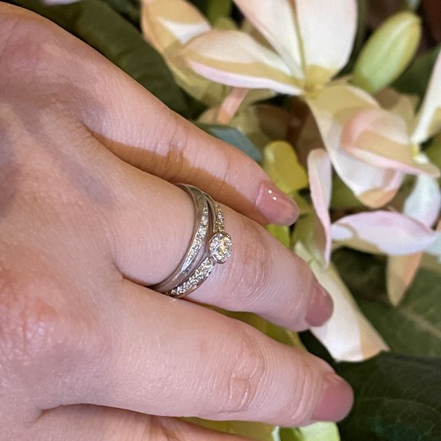 【宝寿堂(ほうじゅどう)の口コミ】 結婚指輪と重ね付けして、日常使いができるものを選びました。日常使いし…