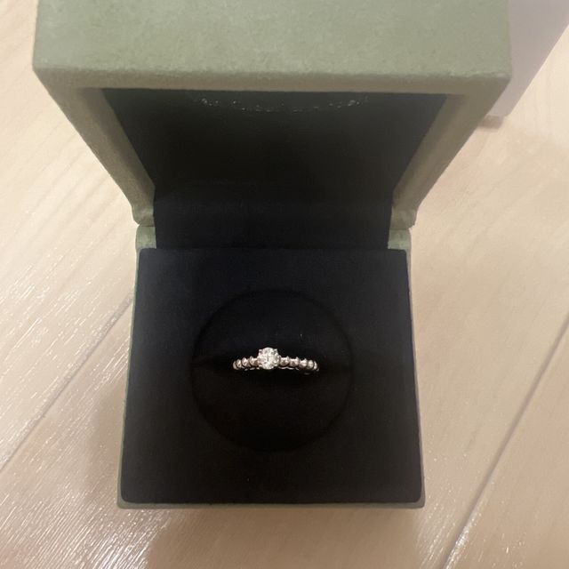 【ヴァン クリーフ＆アーペル(Van Cleef & Arpels)の口コミ】 他にはない、他の人とは被りにくいデザインです。また、ダイヤがリングよ…