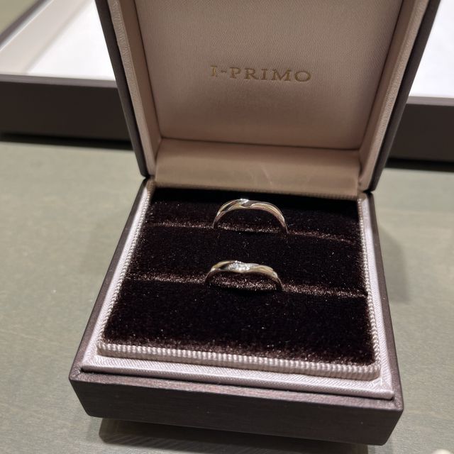 【アイプリモ(I-PRIMO)の口コミ】 日本人の指輪に合うとてもエレガントなデザインでした！特に選んだ「レイ…