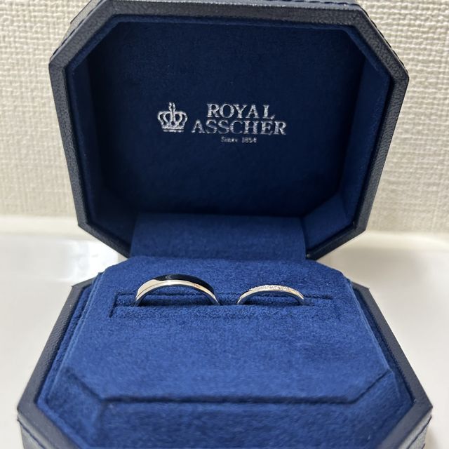 【ROYAL ASSCHER(ロイヤル・アッシャー)の口コミ】 指につけた際、違和感なく付け心地がとてもよかったのが好印象でした。デ…