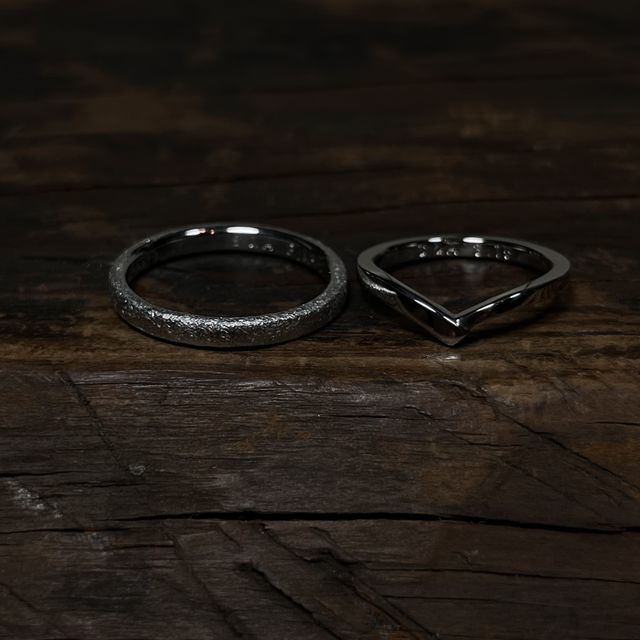 【ichi(イチ)の口コミ】 2人違うテイストの指輪にしましたが、２つとも手の込んだ素敵な指輪で感動…