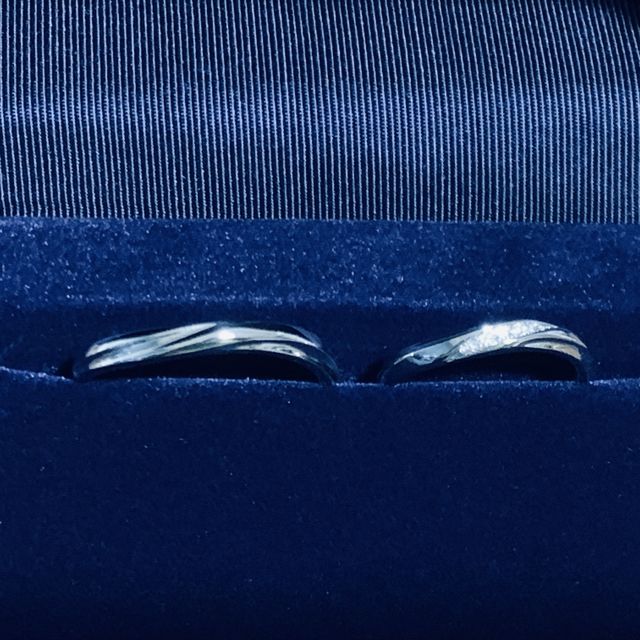 【銀座ダイヤモンドシライシの口コミ】 デザインもシンプルで品が良く、つけると華奢で長く見える。
長く飽きのこ…