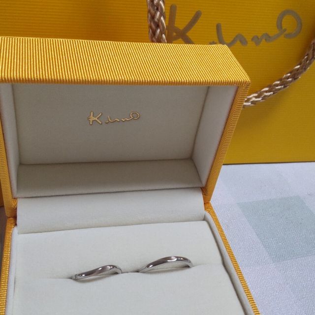 【ケイウノ ブライダル(K.UNO BRIDAL)の口コミ】 彼とペアのデザインにしたくていろいろ探しており、ケイウノさんのこちら…