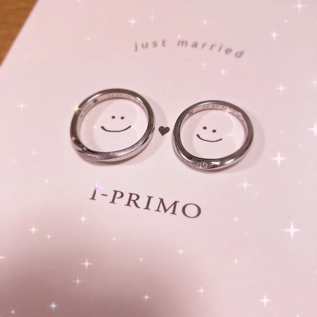 【アイプリモ(I-PRIMO)の口コミ】 婚約指輪と重ね付けできるデザイン、かつ、どの角度から見てもきれいに見…