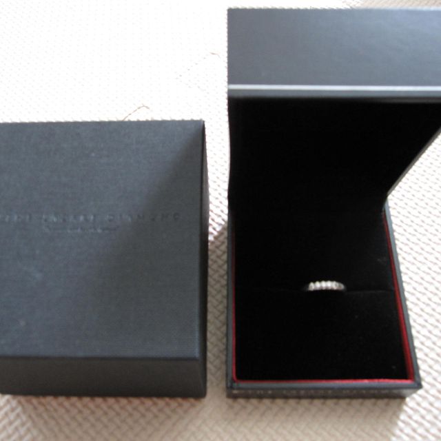 【ラザール ダイヤモンド(LAZARE DIAMOND)の口コミ】 ラザールダイヤモンドはダイヤのカットがとても美しく、ダイヤ自体に透明…