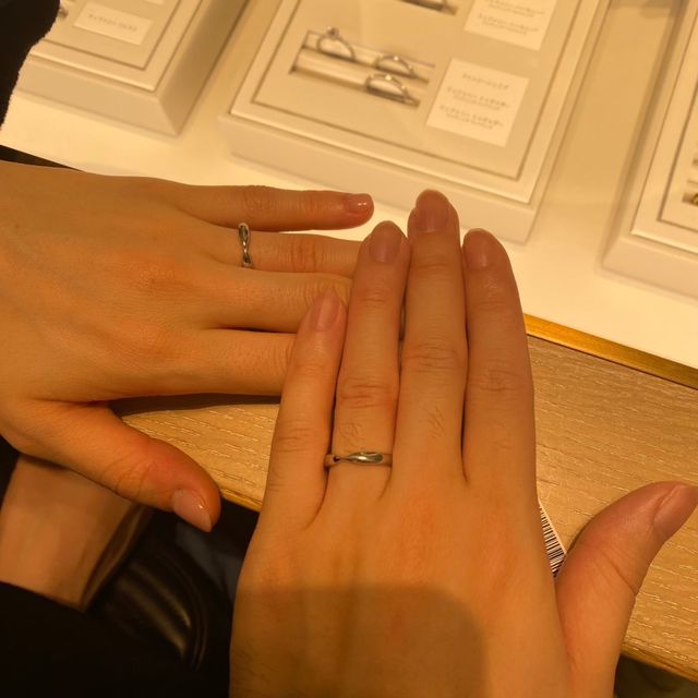 【ティファニー(Tiffany & Co.)の口コミ】 指輪のデザインはシンプルを基準に特定のブランドに限らず、探していまし…