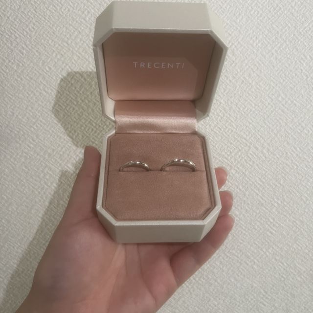 【TRECENTI(トレセンテ)の口コミ】 指輪の内側が丸い造りになっていて、着脱しやすいとの、付け続けても指が…