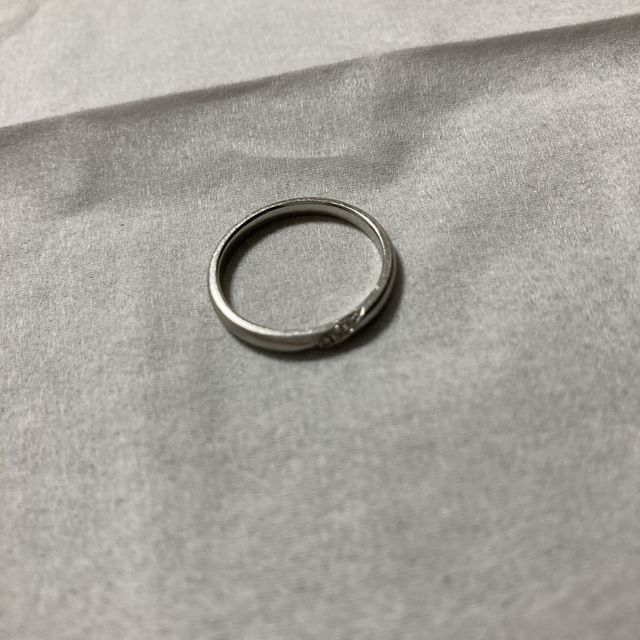 【俄(にわか)の口コミ】 長く使えるプラチナの指輪で、デザインはプライベートはもちろん仕事でも…