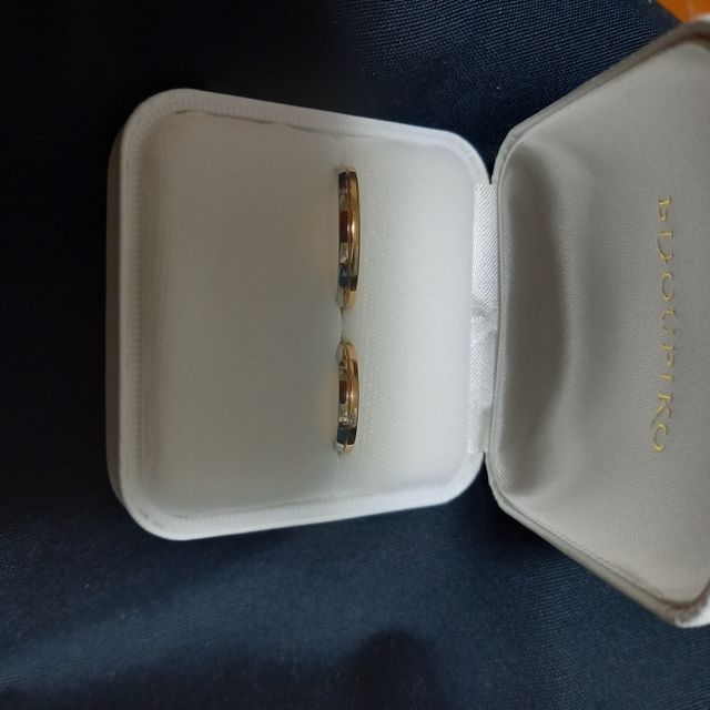 【BONDS(ボンズ)の口コミ】 ゴールドとプラチナ両方を楽しむことのできる、他にはあまりないデザイン…