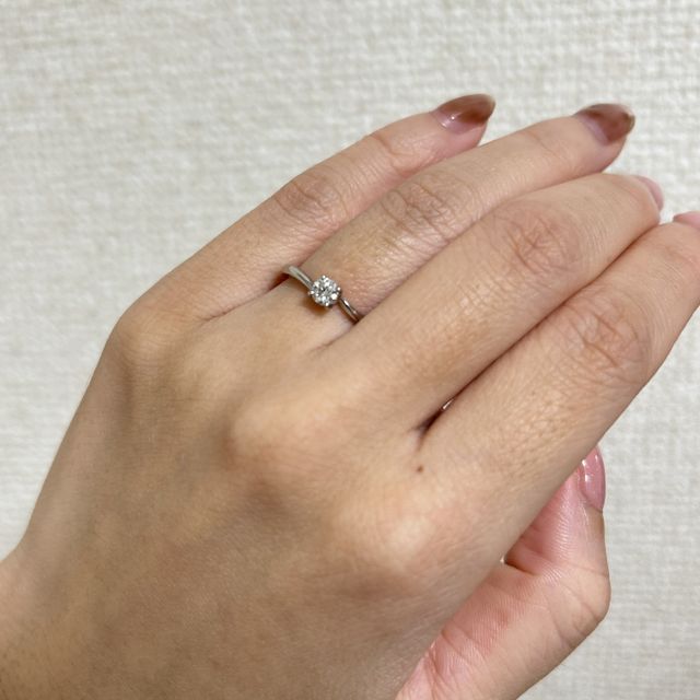 【アイプリモ(I-PRIMO)の口コミ】 程よいウェーブで洗礼されたデザインだと思います。
ダイヤが１つでゴテゴ…