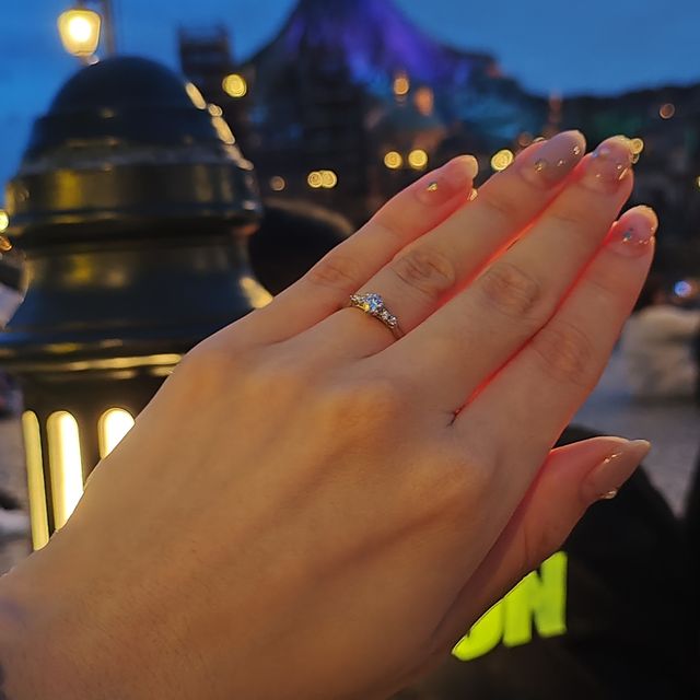 【銀座ダイヤモンドシライシの口コミ】 ダイヤの品質にこだわりたいと思っていました。また、自分の指のタイプに…