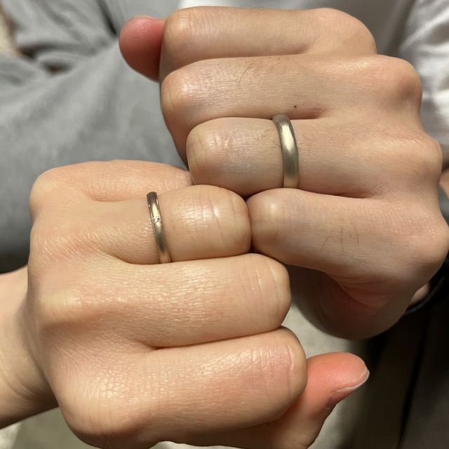 【アトリエフィロンドールの口コミ】 ずっと身につけたいと思える指輪にしたくて、色味や形などすべて好きなよ…