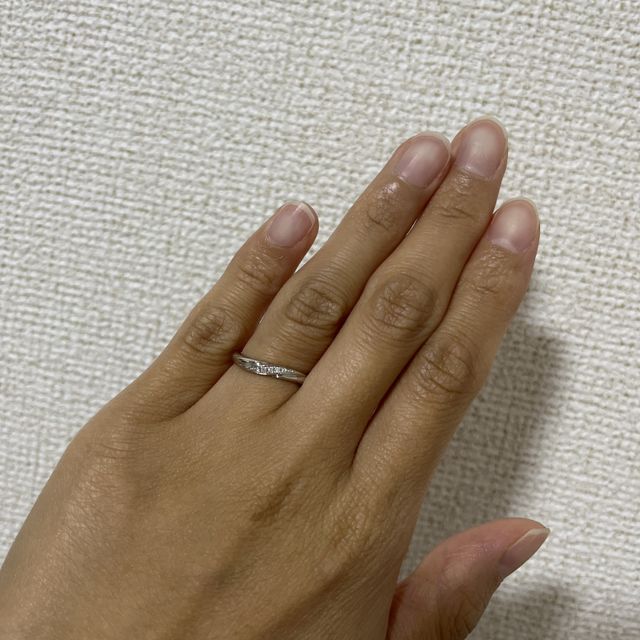 【エクセルコダイヤモンド(EXELCO DIAMOND)の口コミ】 派手でも控えめでもなく、程よくキラキラ輝いているのでいつ何時でも着け…