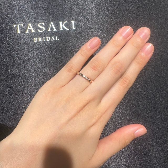 【TASAKI(タサキ)の口コミ】 tasakiオリジナルのサクラゴールドが決め手でした。
私がイエベの為、指輪…